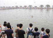 集美端午民俗“捉鴨子”比賽